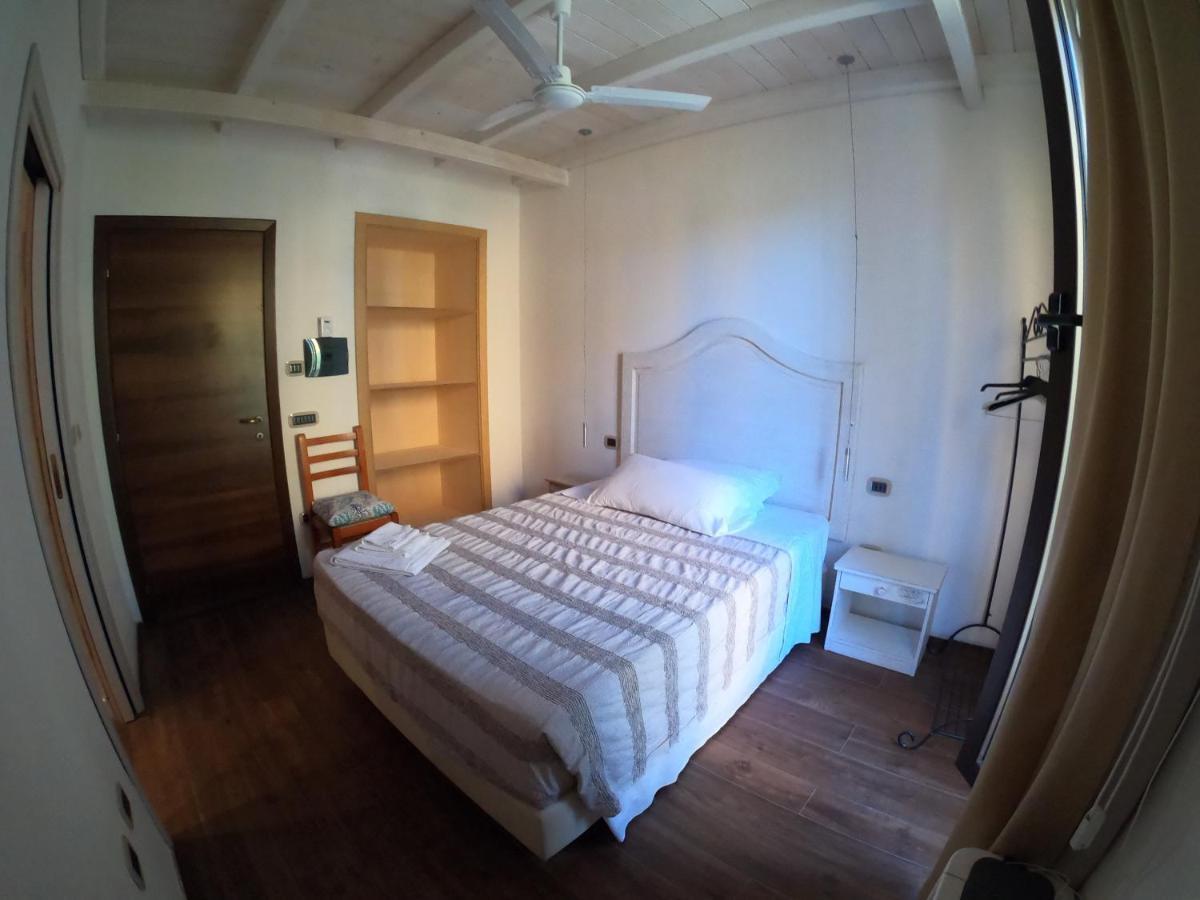 Villa La Conchiglia Rooms Cala Liberotto Bagian luar foto