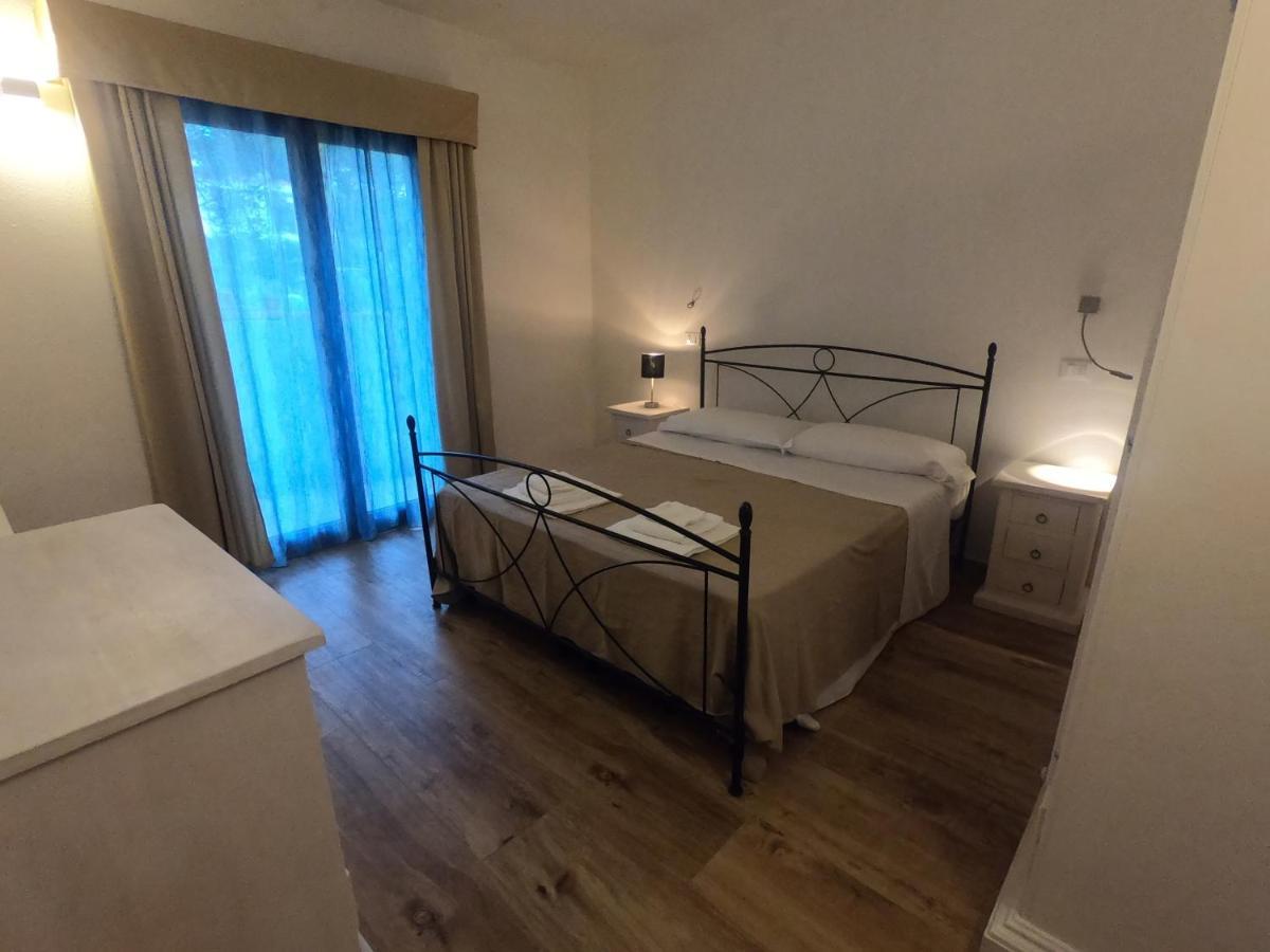 Villa La Conchiglia Rooms Cala Liberotto Bagian luar foto