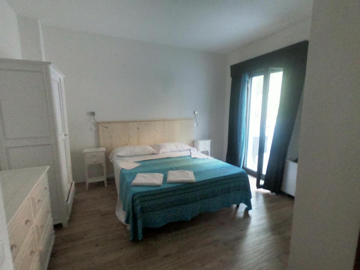 Villa La Conchiglia Rooms Cala Liberotto Bagian luar foto