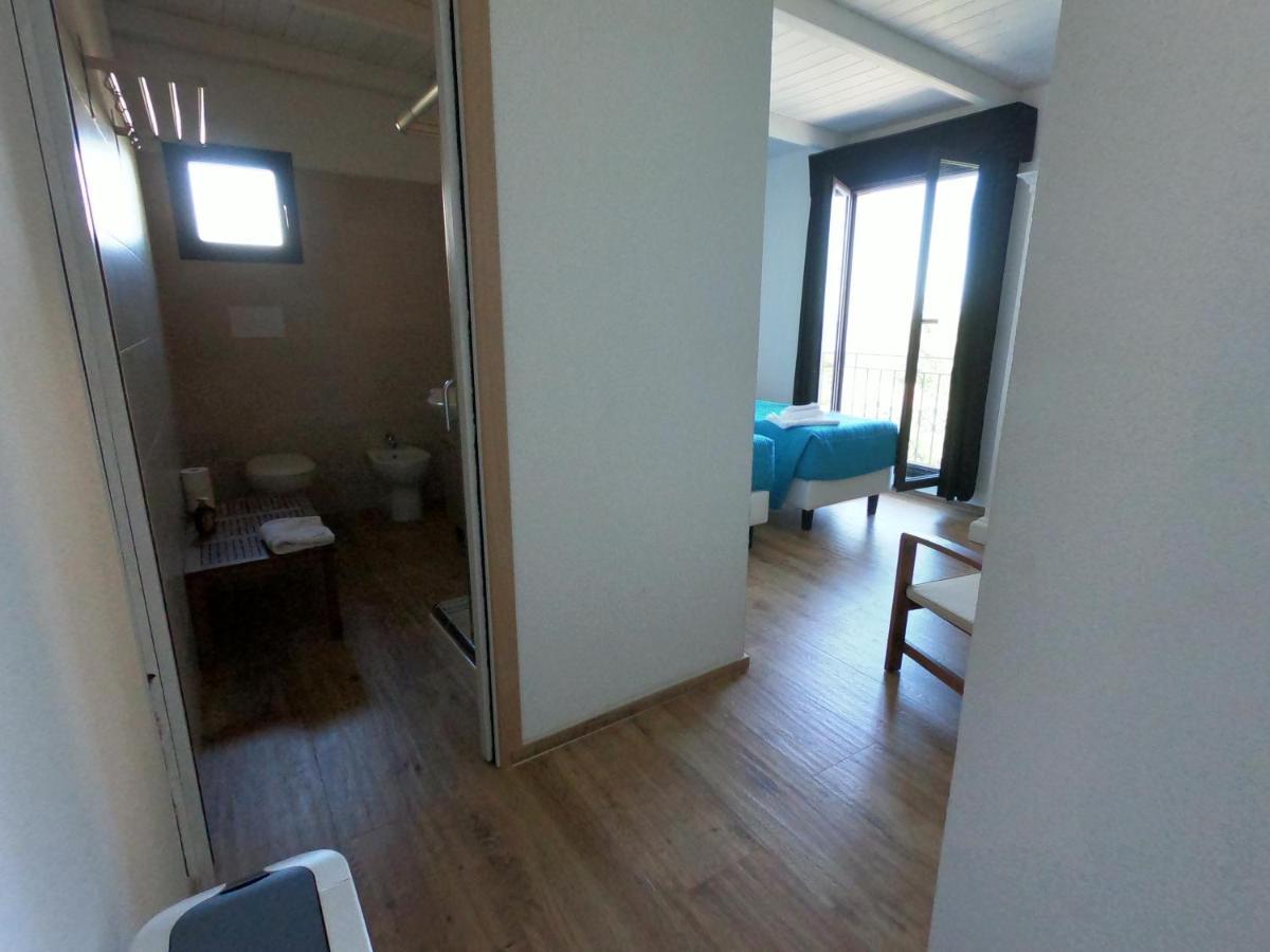 Villa La Conchiglia Rooms Cala Liberotto Bagian luar foto