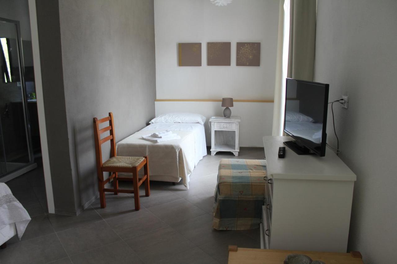 Villa La Conchiglia Rooms Cala Liberotto Bagian luar foto