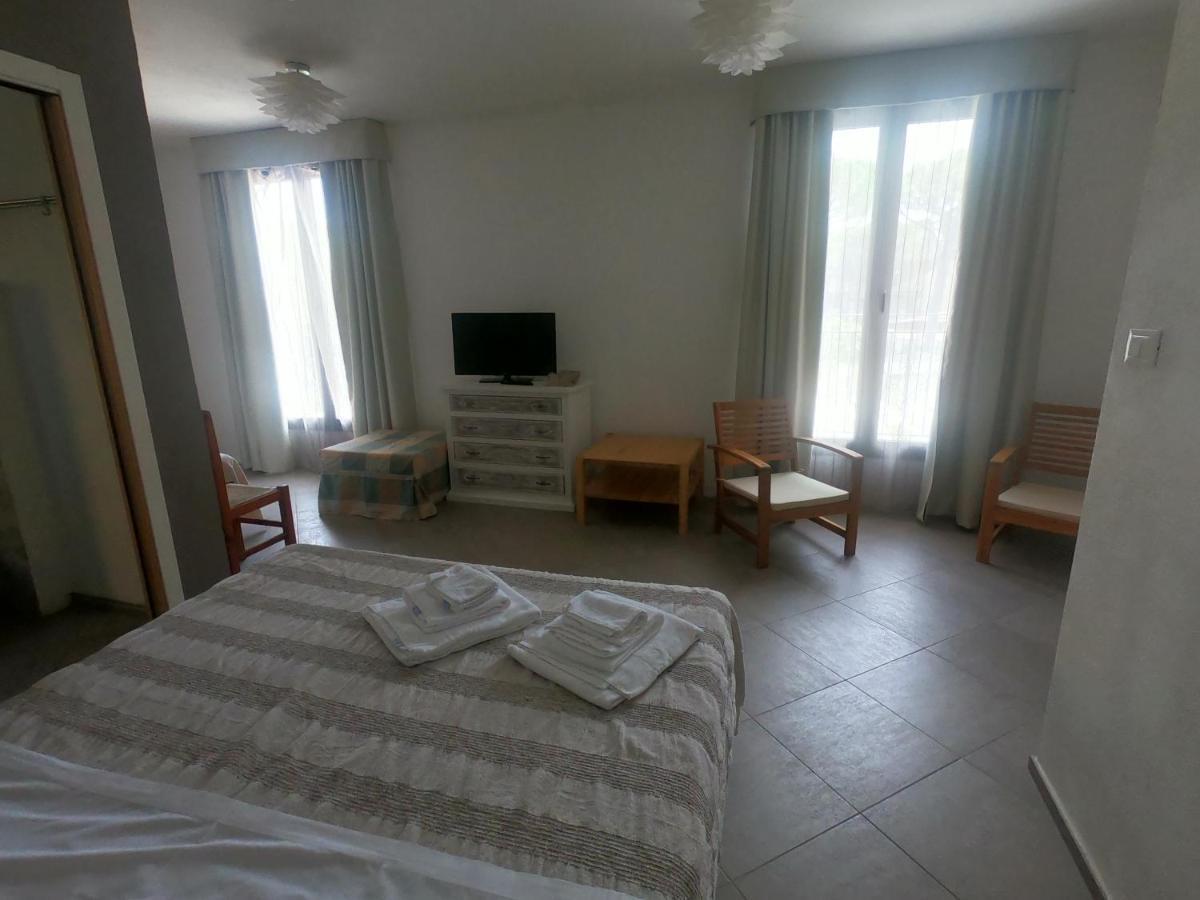 Villa La Conchiglia Rooms Cala Liberotto Bagian luar foto