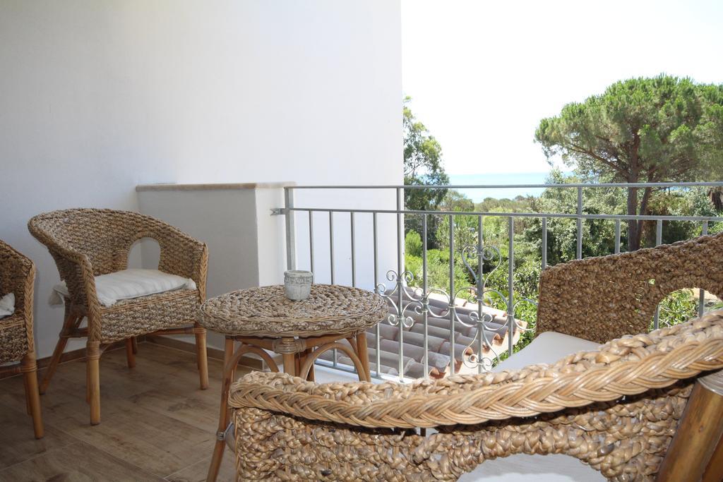Villa La Conchiglia Rooms Cala Liberotto Bagian luar foto